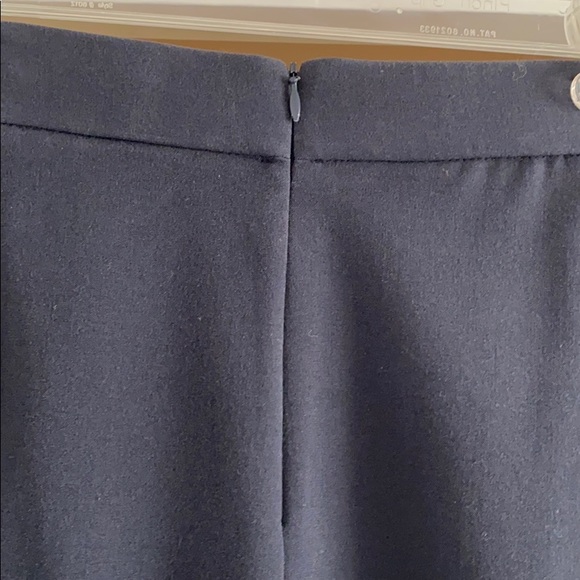 Navy flared skirt - Picture 2 of 3